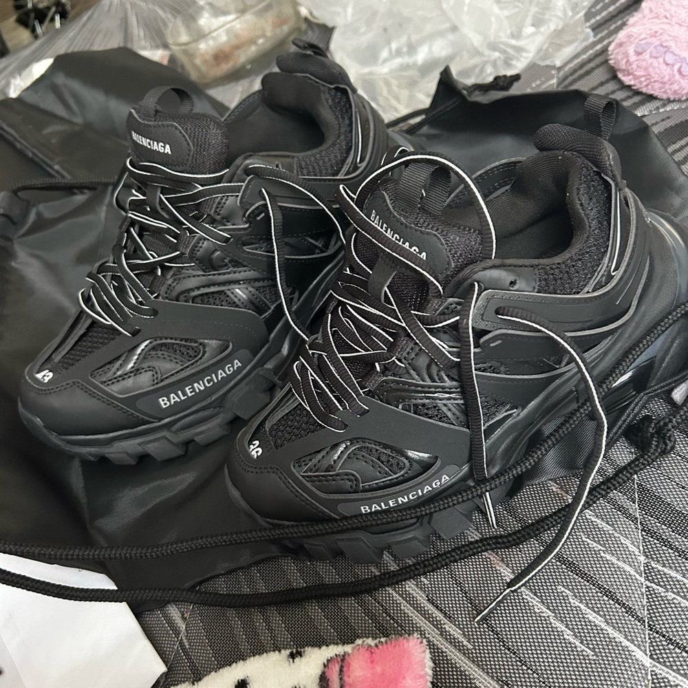 Balenciaga Women's Black Sneakers - Picture 5 of 5